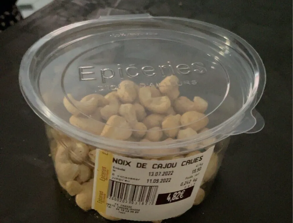 Noix de cajou crues