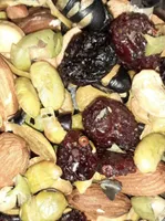 mélange de fruits secs et haricots grillés