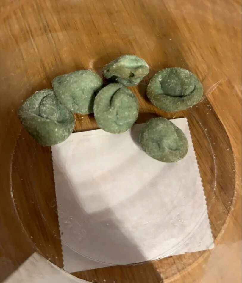 Biscuits soufflés aux arachides et wasabi