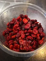 Cranberries sechees en moities