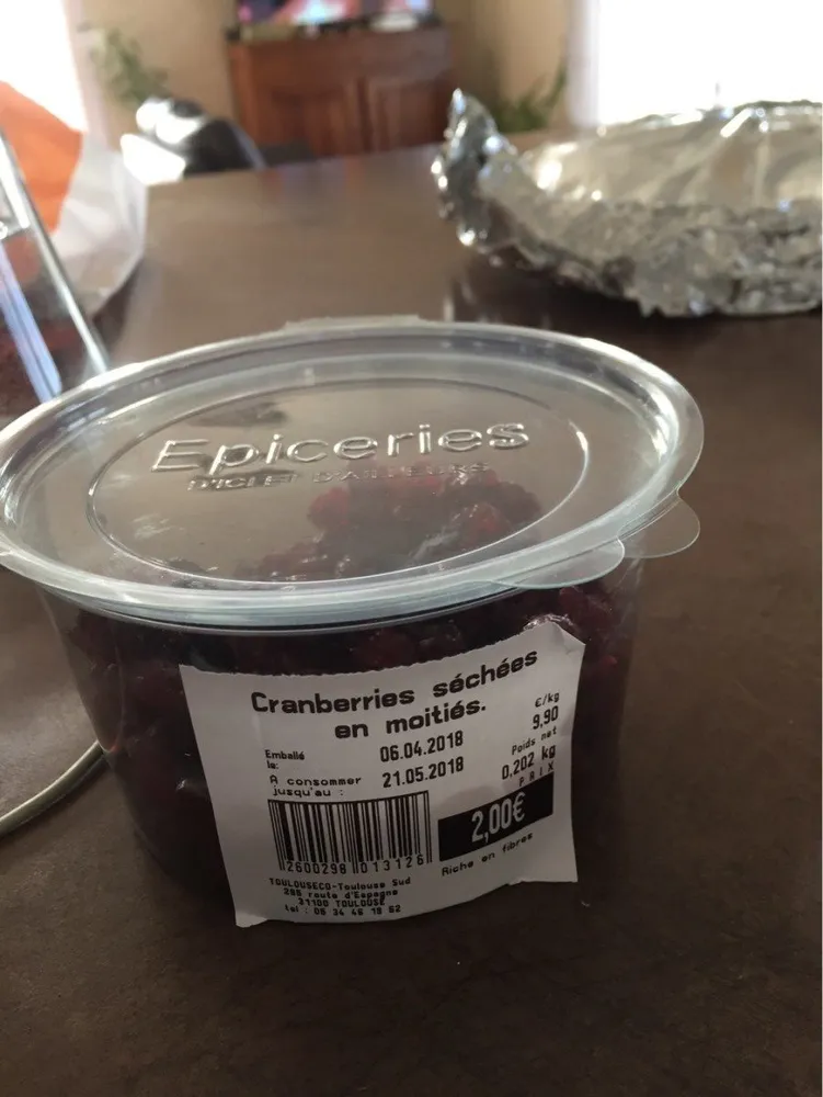 Cranberries sechees en moitie