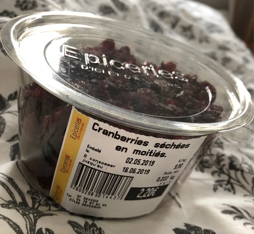Cranberries séchées en moitié