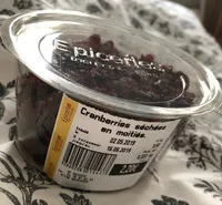 Cranberries séchées en moitié