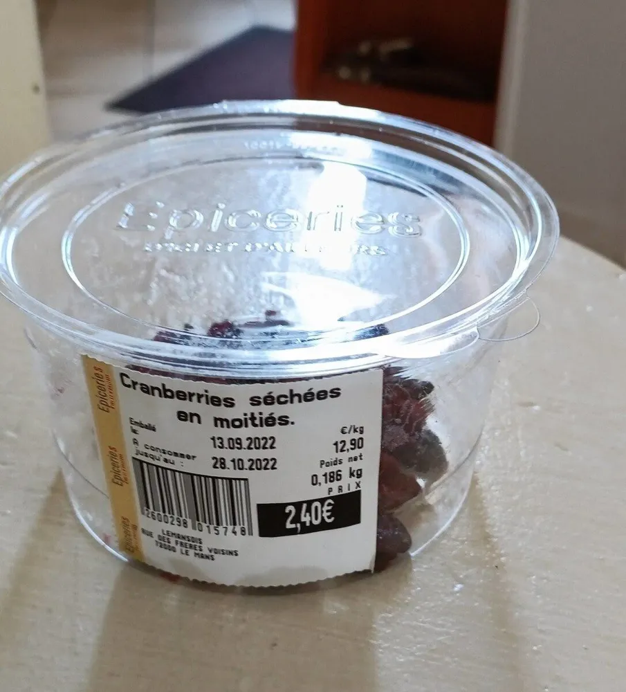 Cranberries séchées en moitié