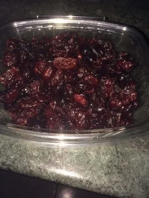 Cranberries sechees en moities