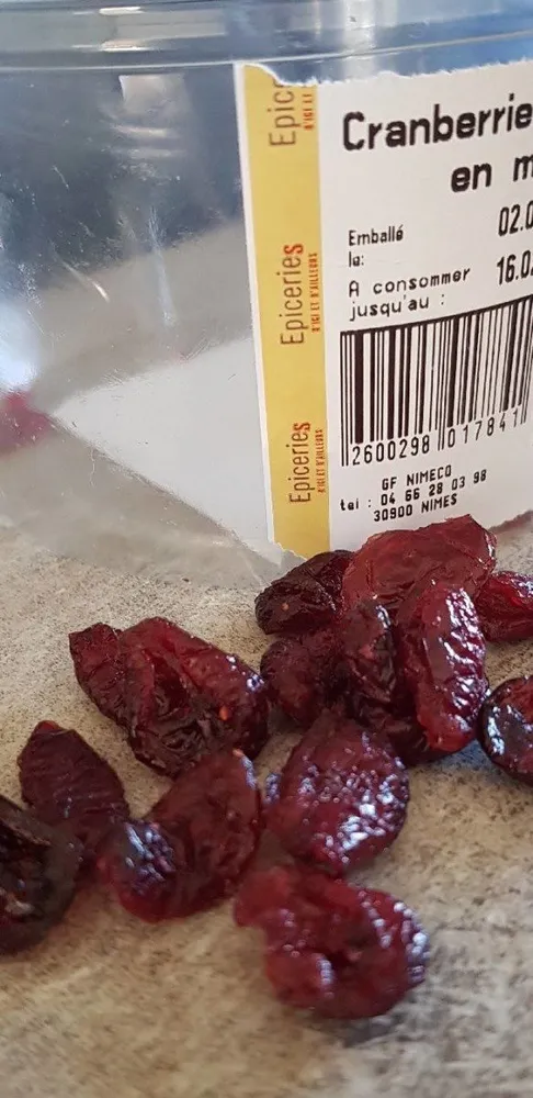 Cranberries séchées en moitiés