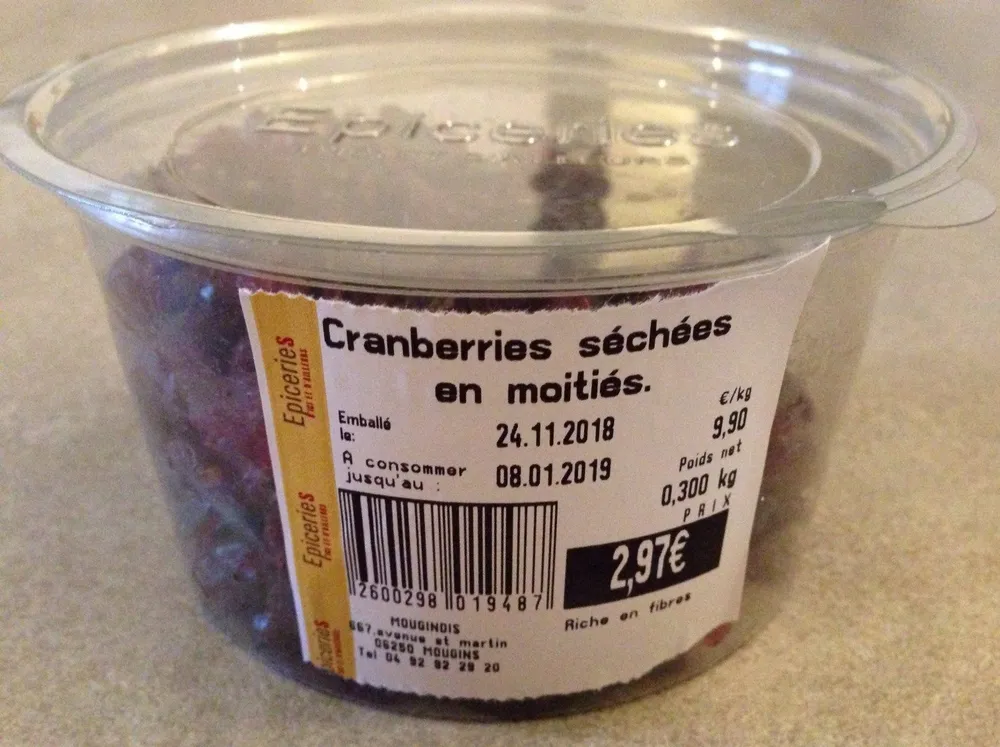 Cranberries séchées en moities