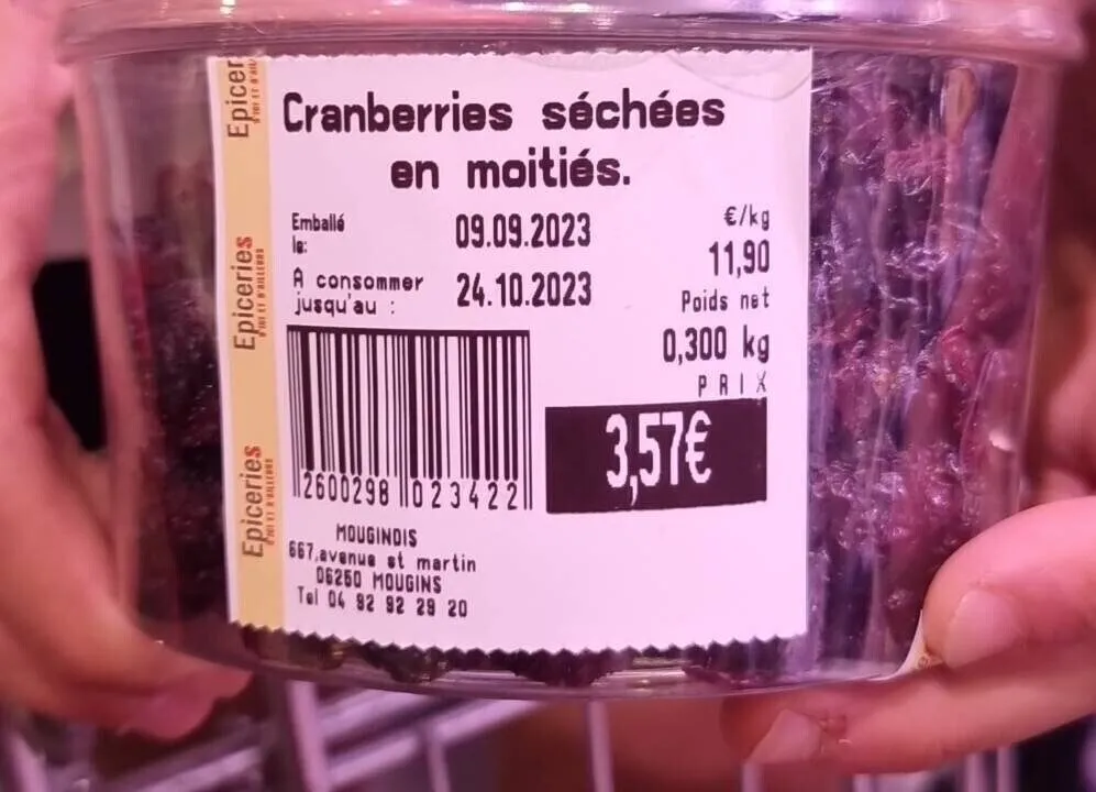 cranberries sechees en moities