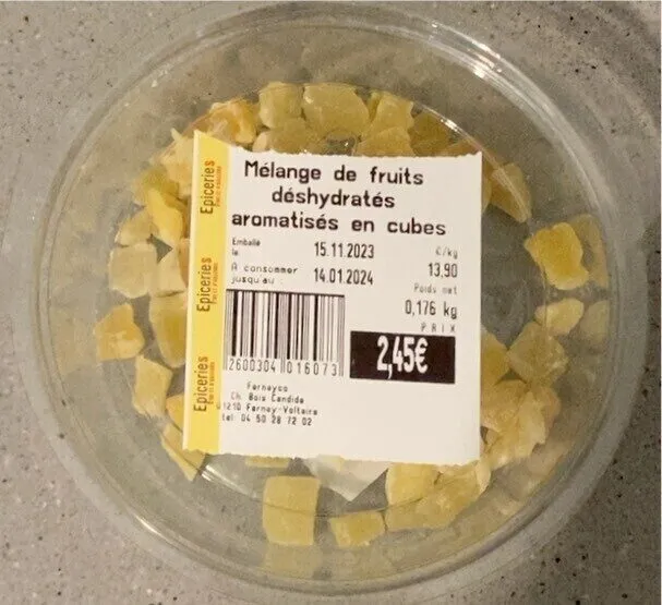 Mélange de fruits déshydratés aromatisés en cubes