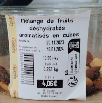 Mélange de fruits déshydratés aromatisés en cube