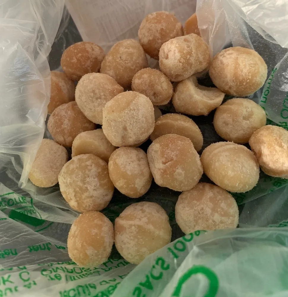Noix de macadamia grillée a sec