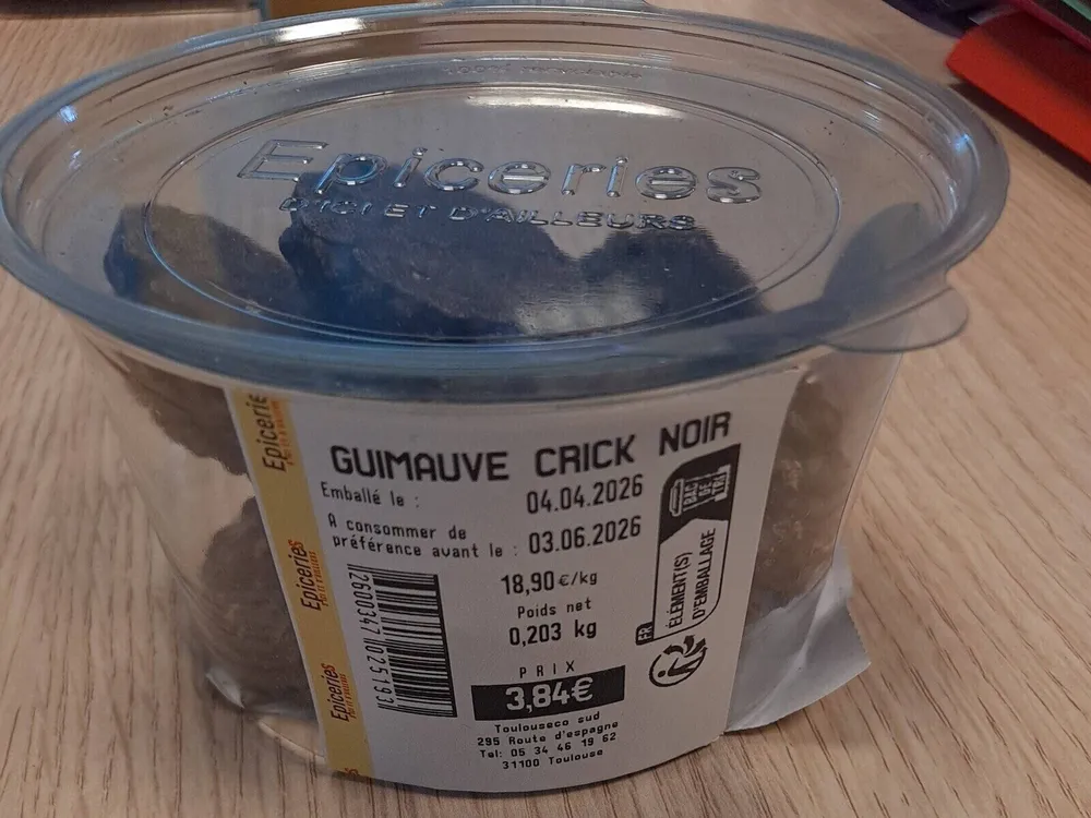 Guimauve et caramel enrobés de chocolat noir aux céréales