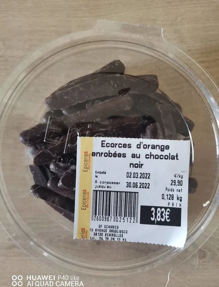 Écorces d'orange enrobées au chocolat noir