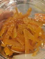 Écorces d'orange confite en lamelle
