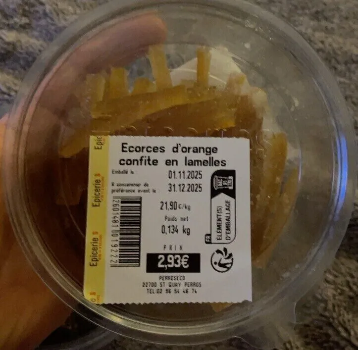 Écorces d’oranges confites en lamelles