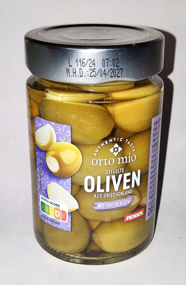 Oliven gefüllt mit Knoblauch