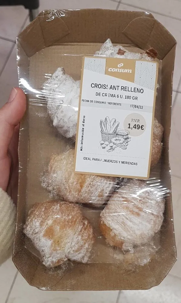 Croissant relleno de crema