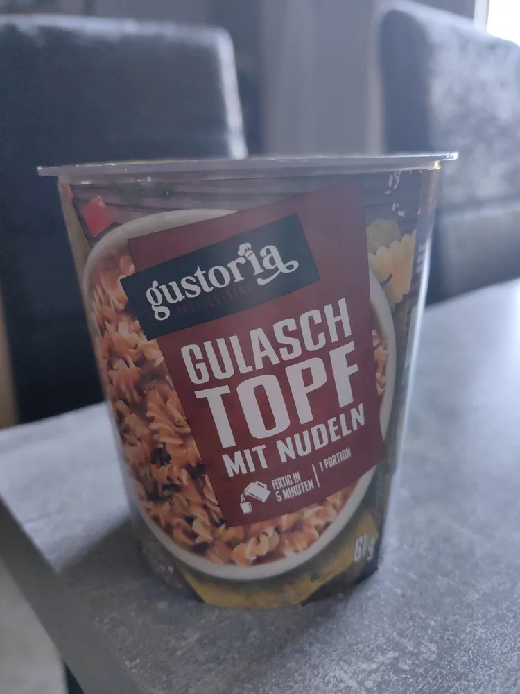 GULASCH TOPF MIT NUDELN