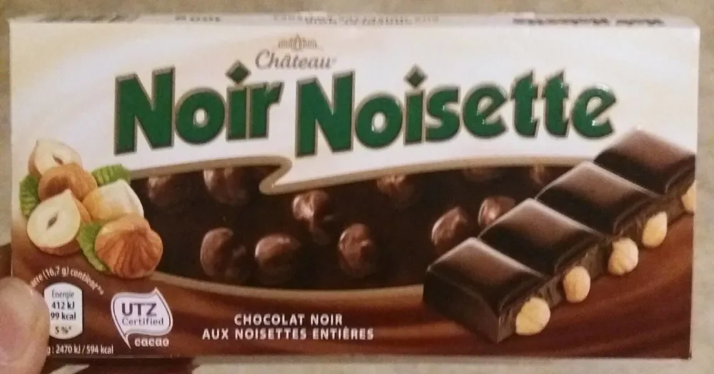 Chocolat noir aux noisettes entières