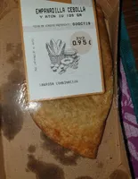 Empanadilla de cebolla y atún