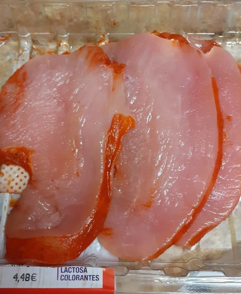Pechuga fileteada marinada al pimentón