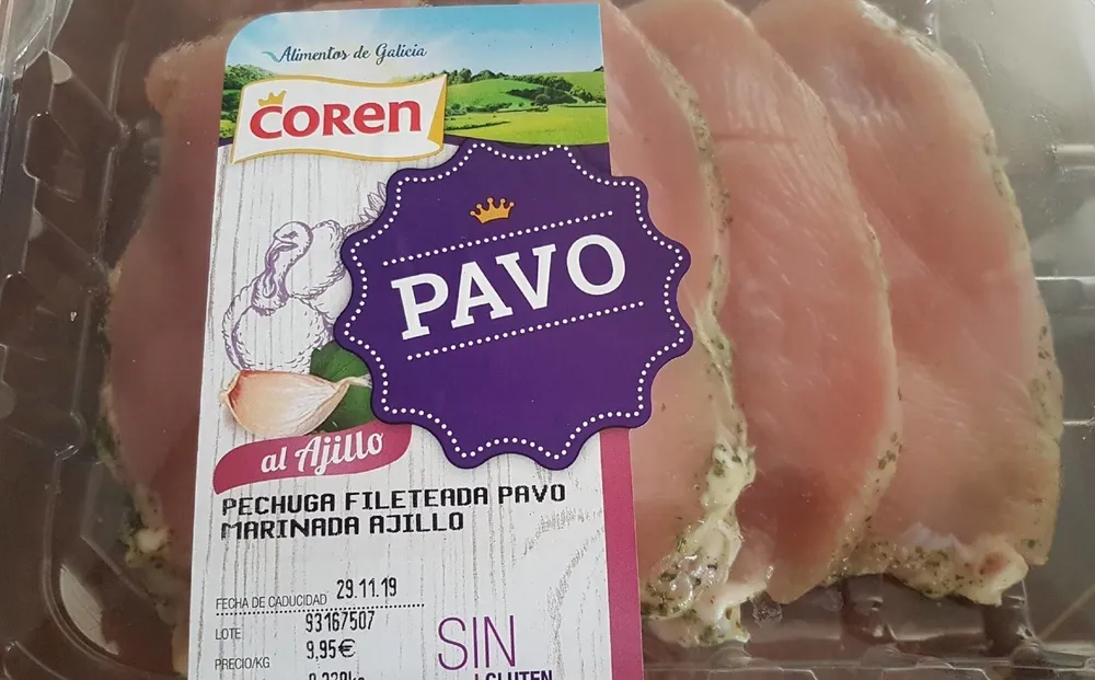 Pechuga de pavo fileteada marinada al ajillo