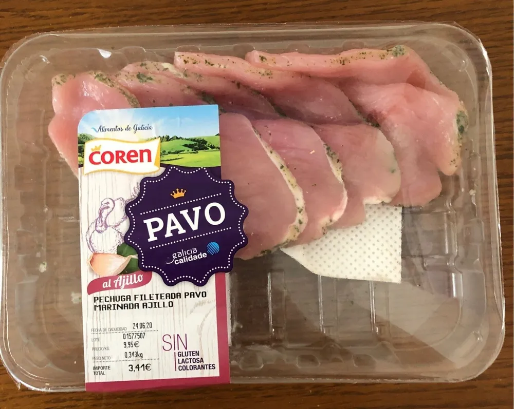 Pechuga fileteada pavo marinada ajillo