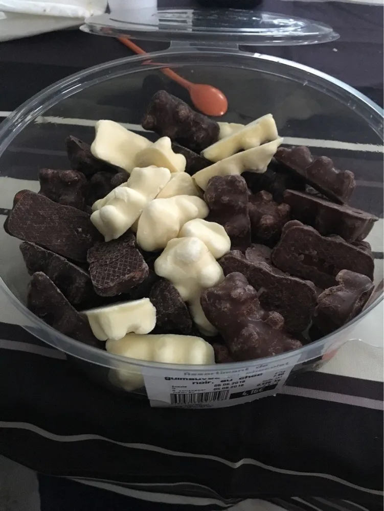 Assortiment de guimauves chocolat noir et blanc