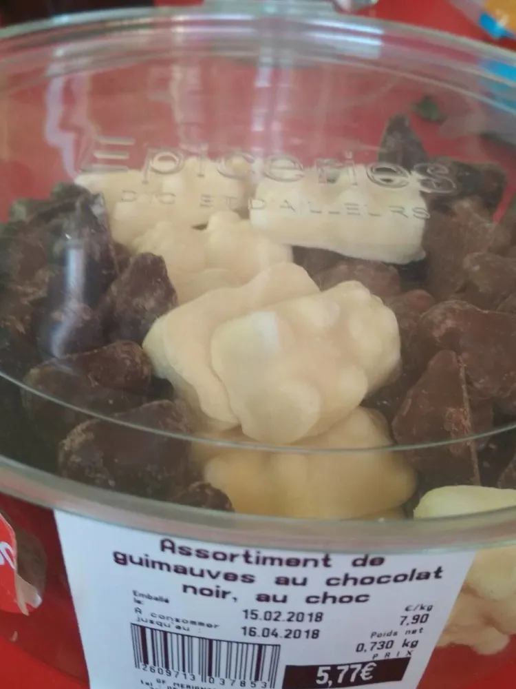 Assortiment de guimauve au chocolat