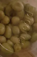 Olives cassées à l'ail