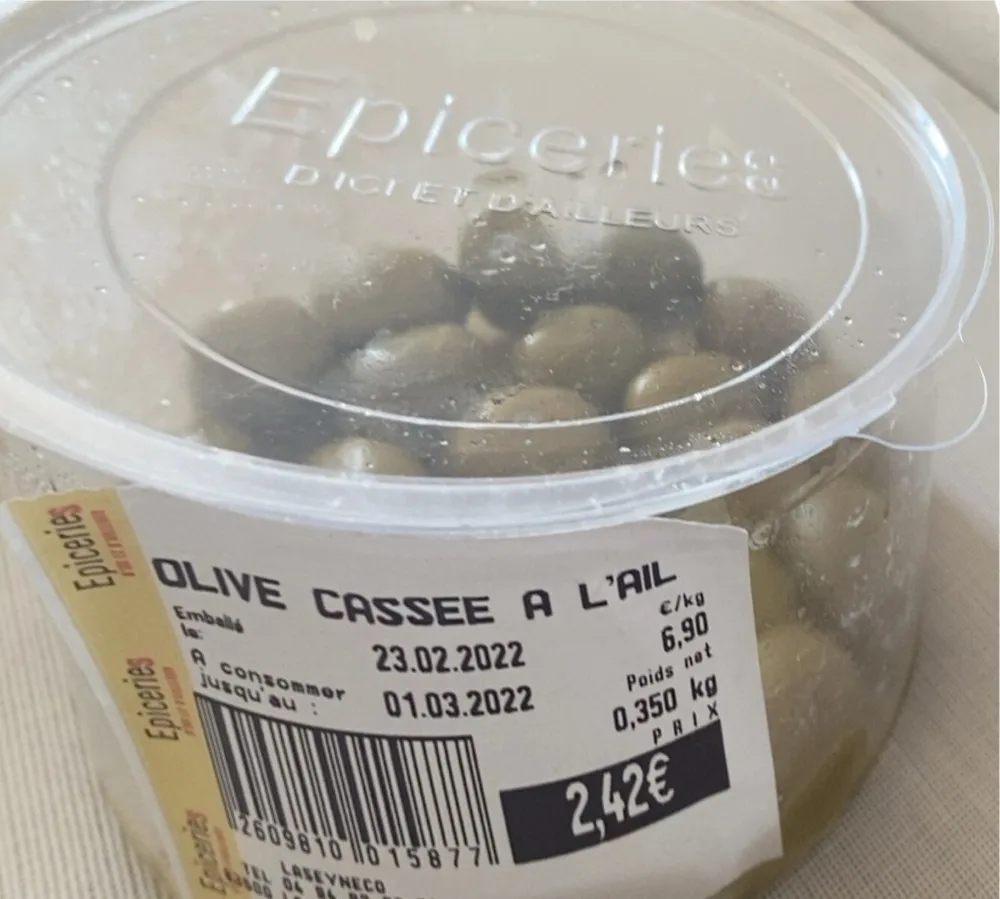 Olive cassée a l’ail