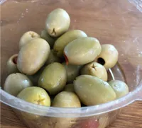 Olives vertes farcies aux poivrons