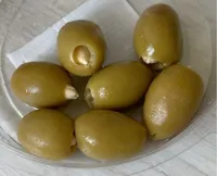 Olives vertes farcies aux amandes
