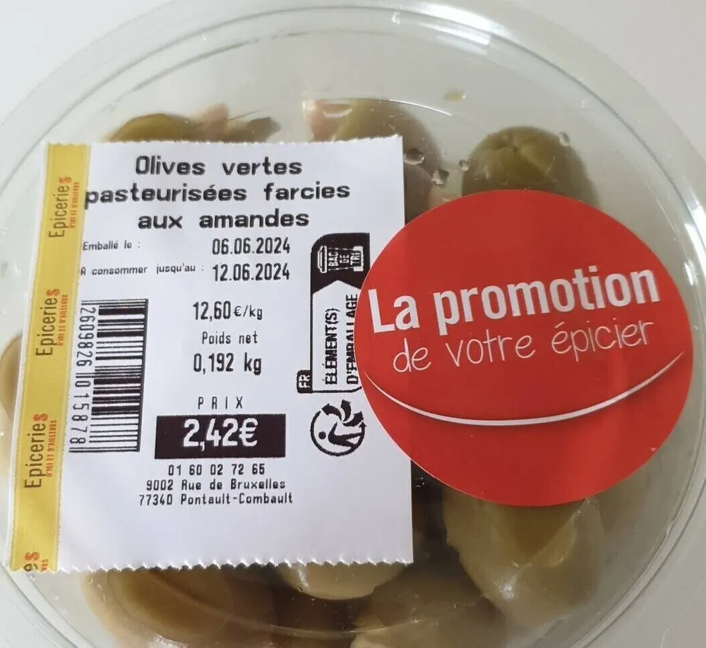 Olives vertes farcies aux amandes