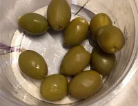 Olives vertes farcies aux amandes