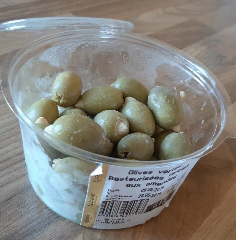 Olives vertes pasteurisées farcies aux amandes