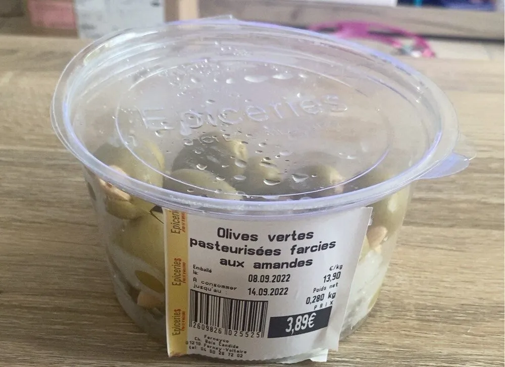 Olives vertes aux amandes