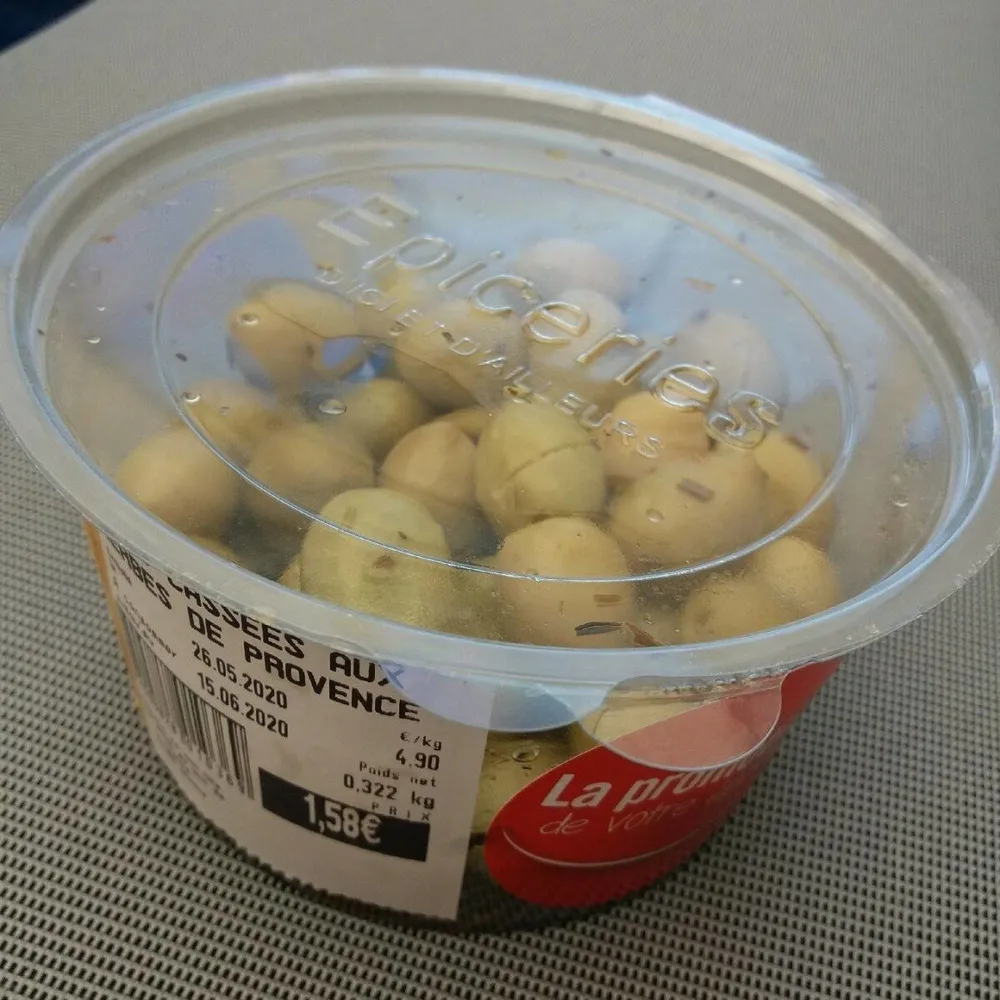 Olives cassées aux herbes de Provence