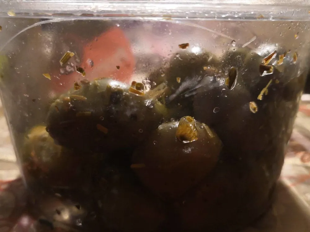 Olives cassées aux herbes de Provence