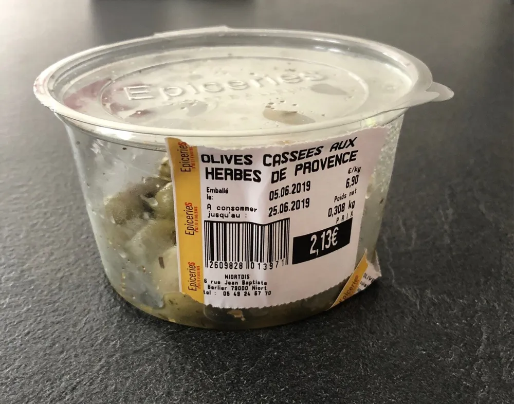 Olives cassées aux herbes de provence