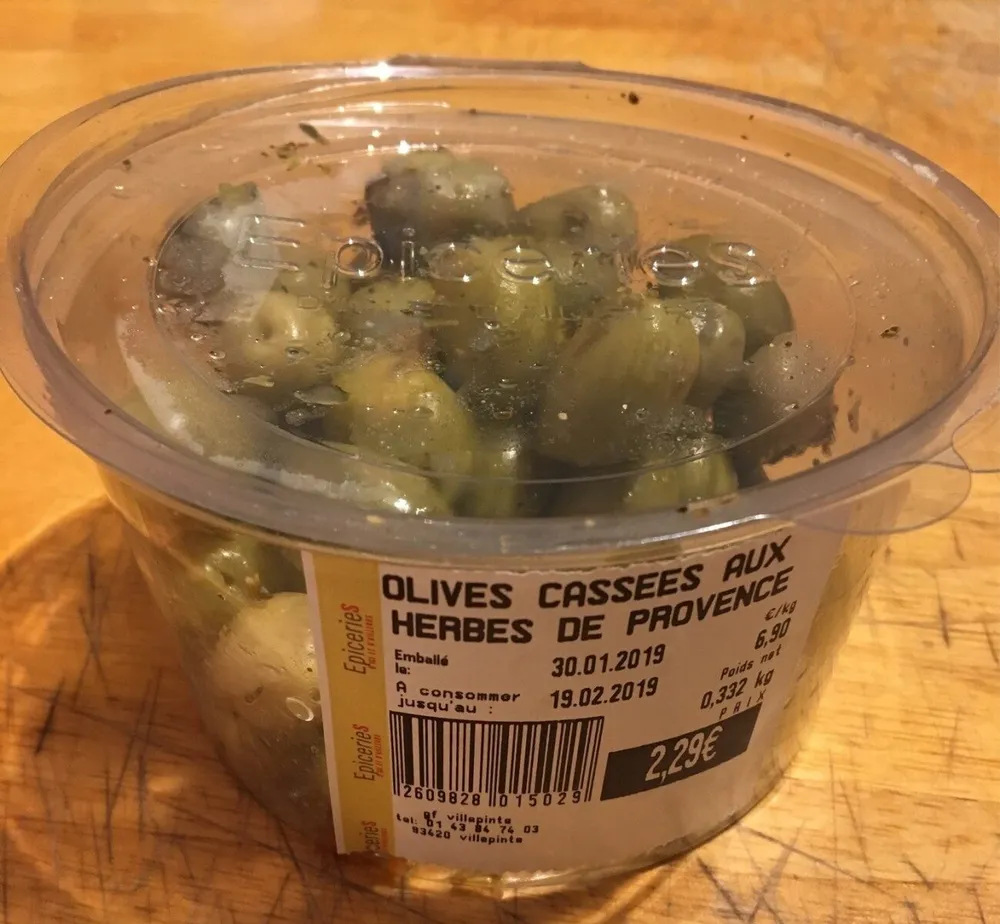 Olives cassees aux herbes de provence
