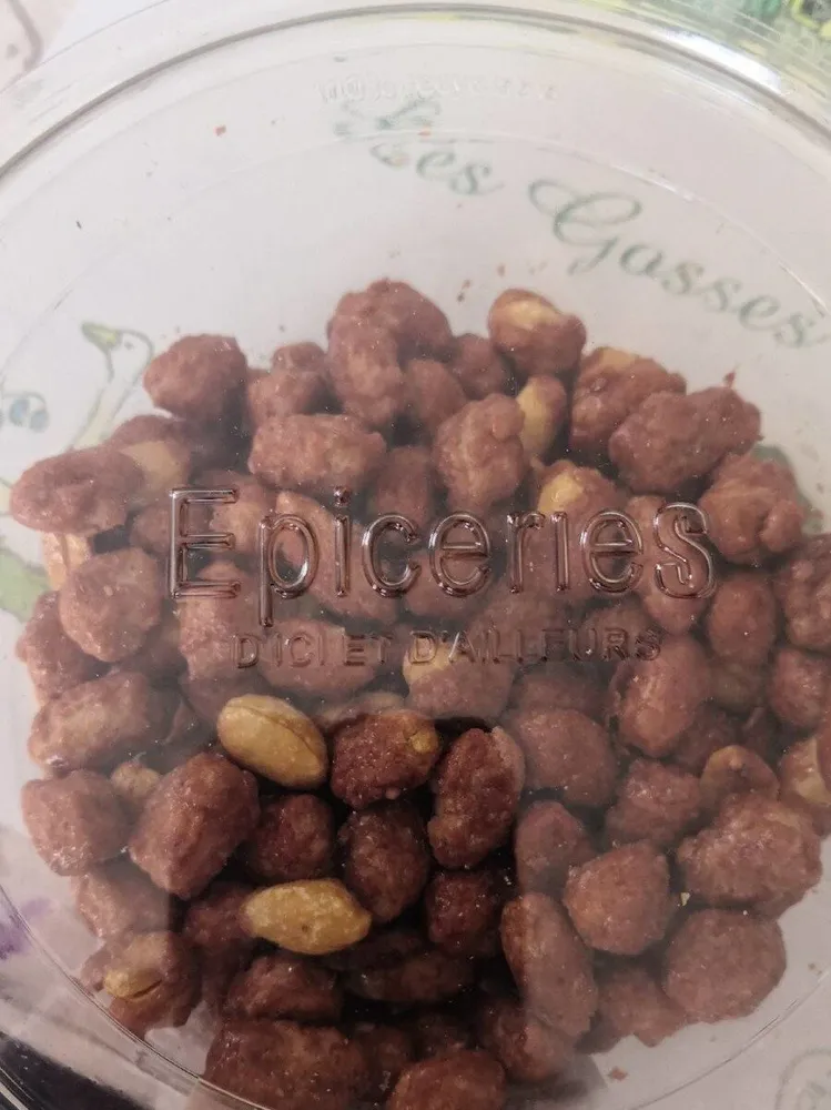 Arachides grillées enrobées de sucre cuit