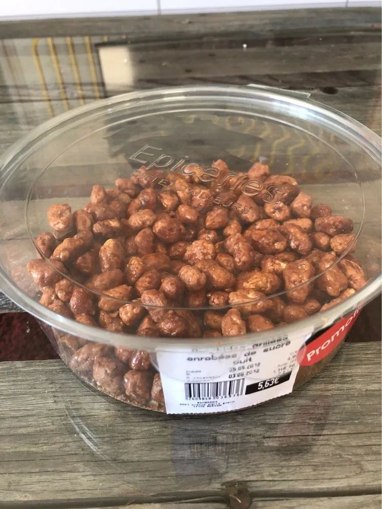 Arachides grillées enrobées de sucre cuit