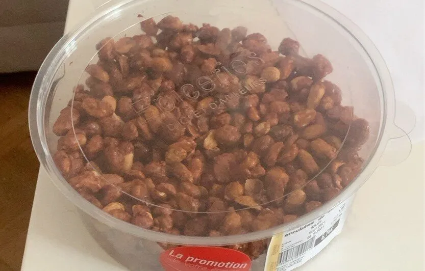 Arachides grillees enrobees de sucre cuit