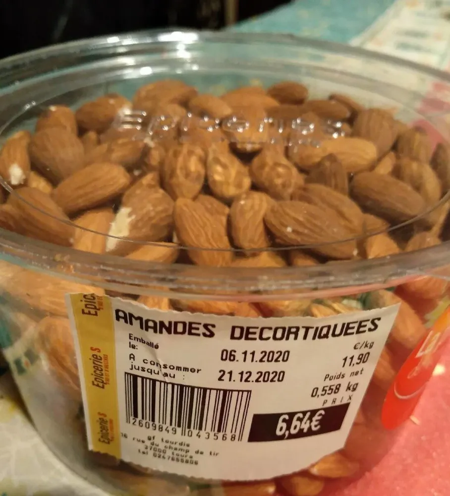Amandes décortiquées
