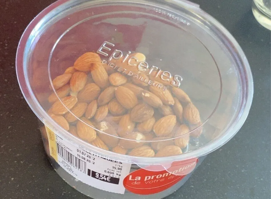 Amandes décortiquées