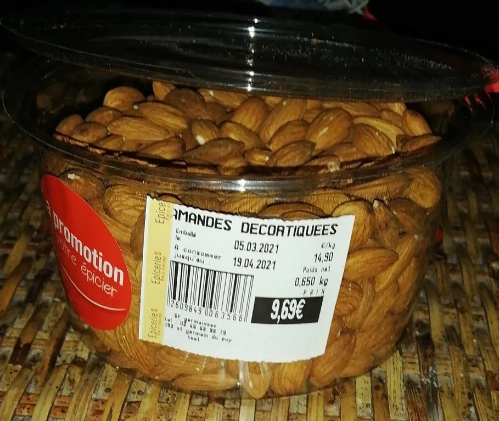 Amandes décortiquées