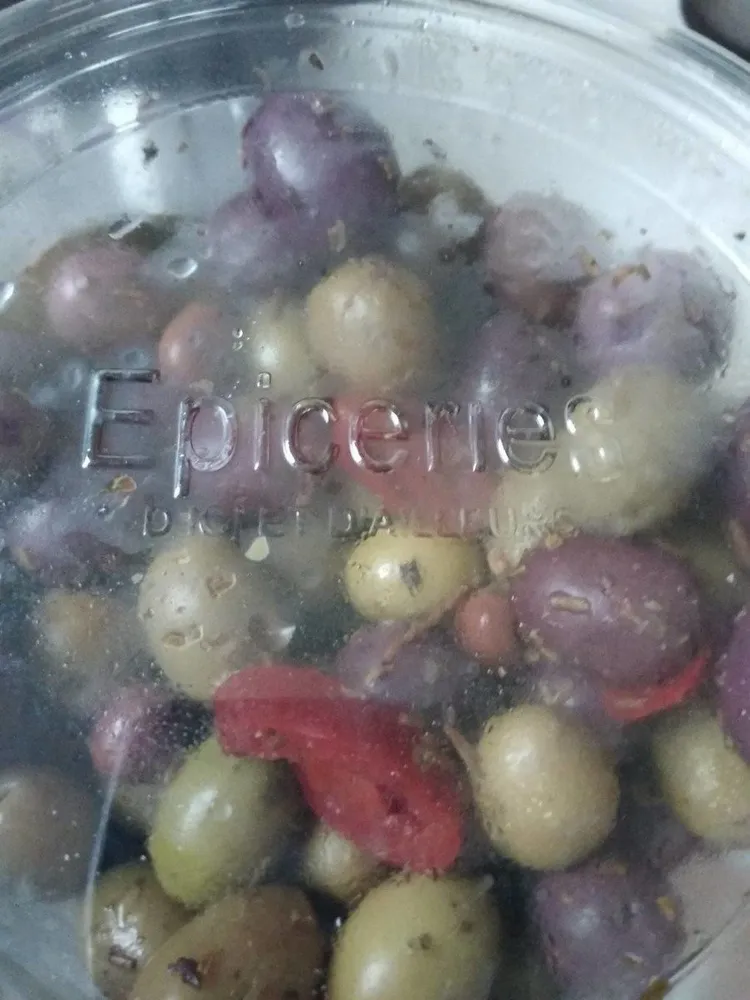 Olives cuisinées à la provençale