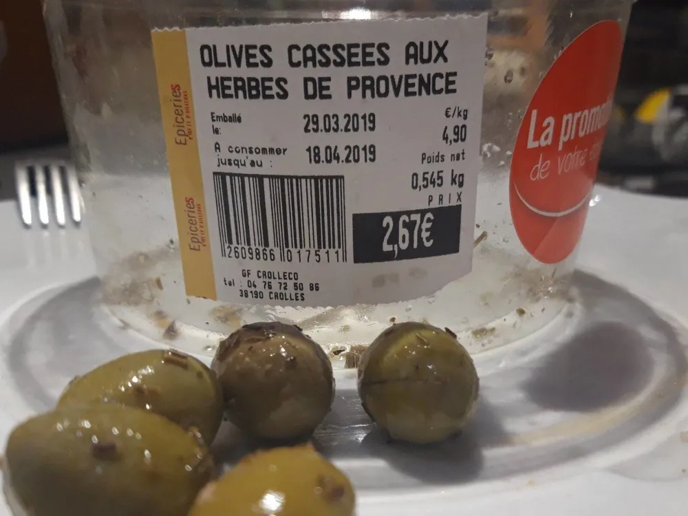 Olives cassées aux herbes de provence