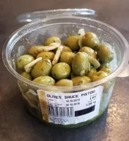 Olives vertes à la sauce pistou